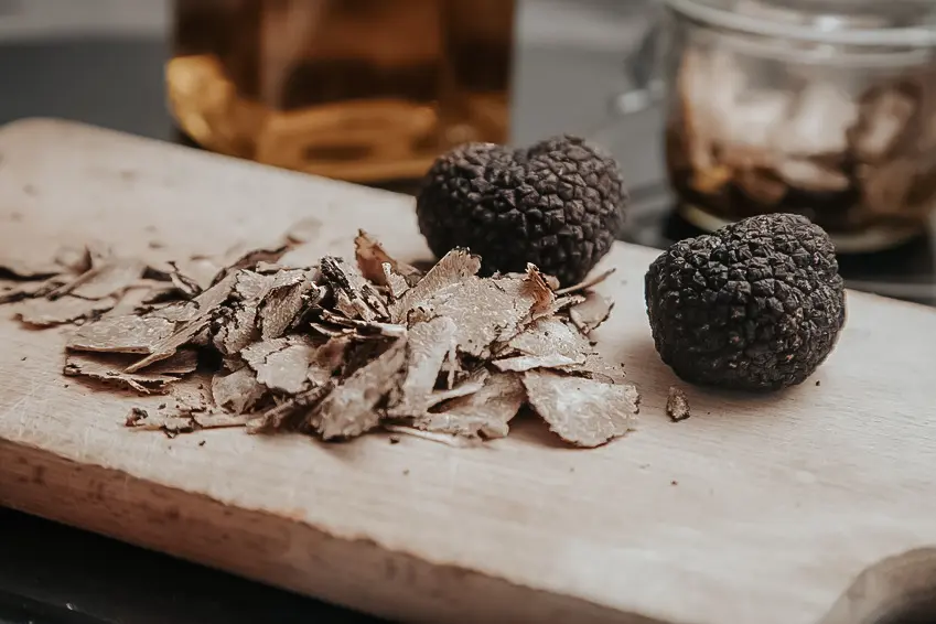 La truffe noire,  une part essentielle de l’art de vivre en Périgord Noir.