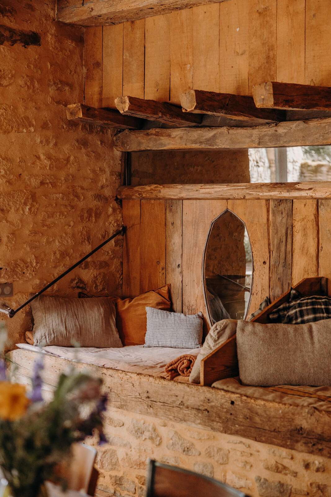 maison de vacances, bibliothèque, décoration en Dordogne