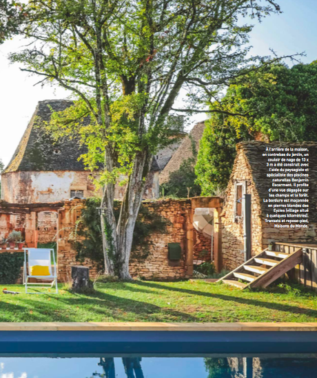 Piscine et jardin de la maison Bel Estiu dans le magazine Art et Décoration- Mars 2020