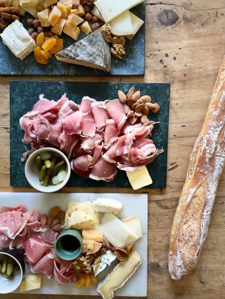 planches de charcuterie fromages- foie gras.