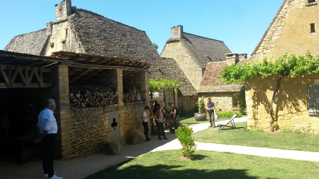 reportage de la maison France 5 - Interview de la Radio Totem par le journaliste Stéphane Jacquemin